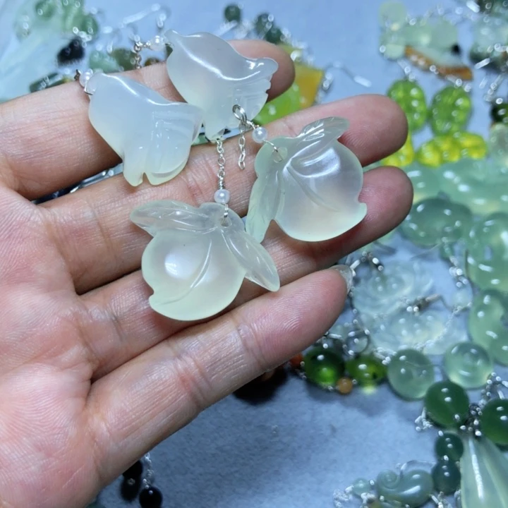 【闪购商品】蛇纹石玉耳环未镶嵌浅**忆