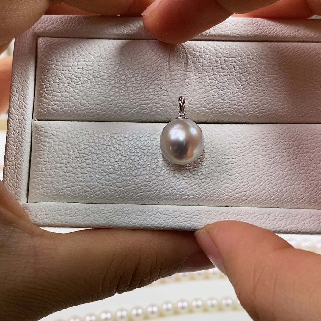 18K金镶嵌海水珍珠吊坠(不含链)10-11m冷光澳白吊坠（维纳斯品质）