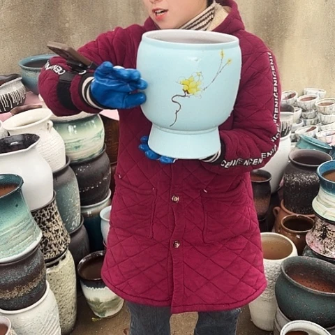 口20高25瑕疵盆子。