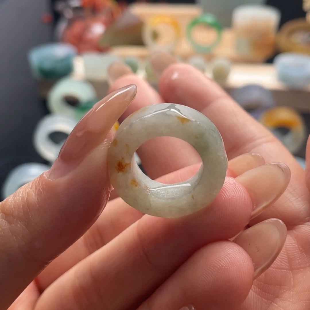 定制翡翠未镶嵌戒指