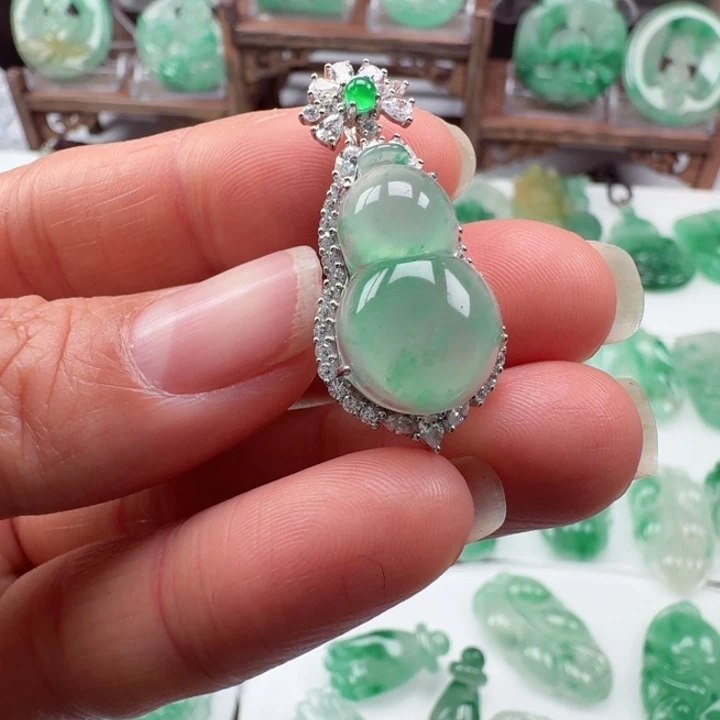 石英质玉颈饰未镶嵌