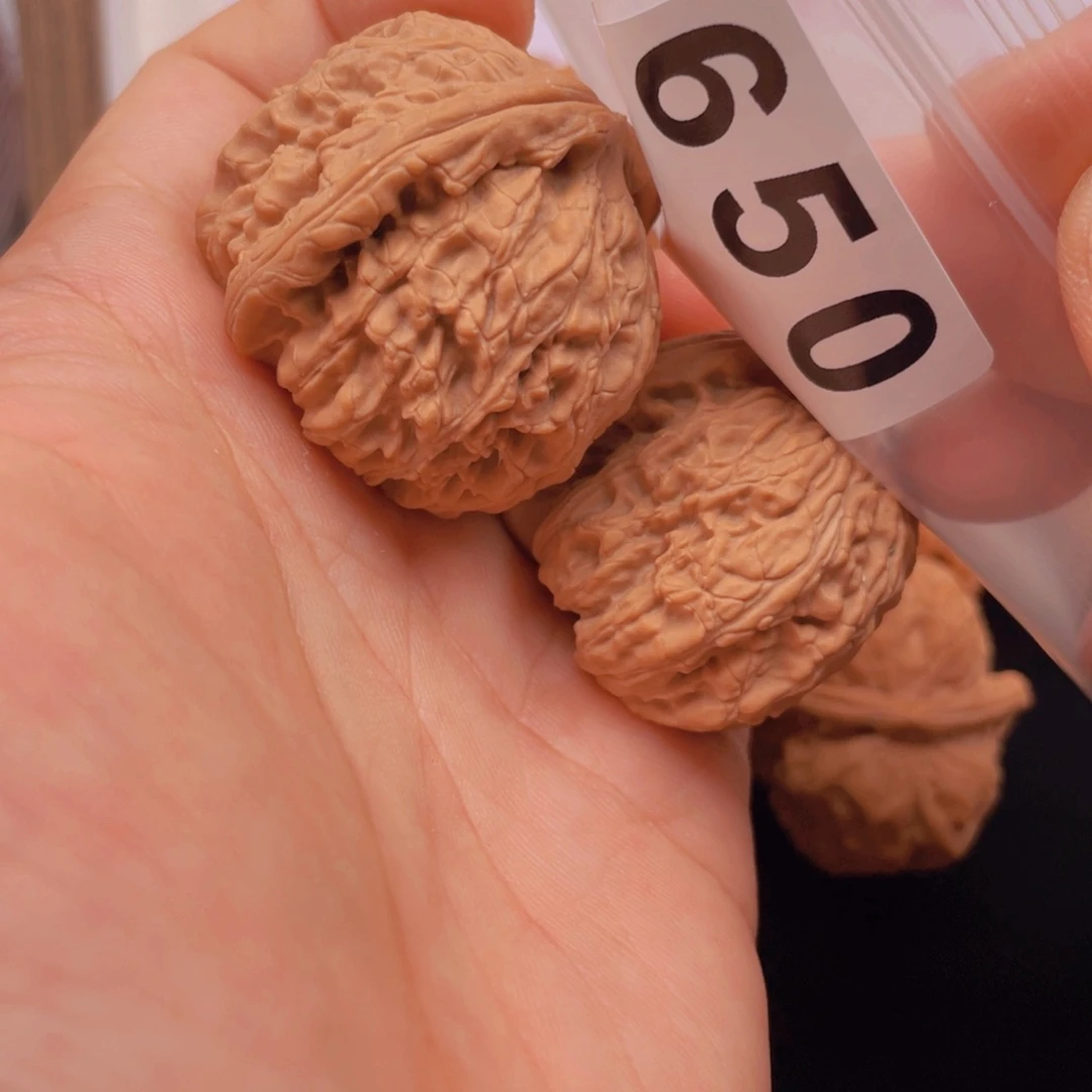文玩核桃把件P****伟白狮子