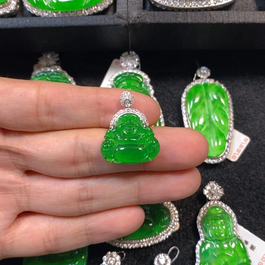 颈饰银S925镶嵌翡翠佛公吊坠