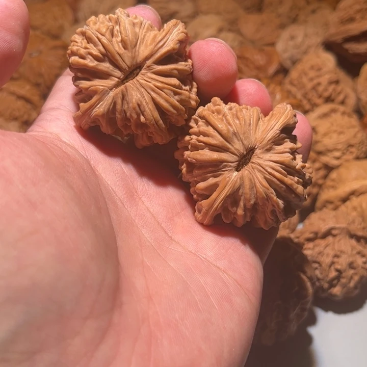 木***星桃核吊坠狮子头核桃