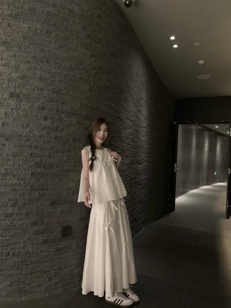 小君白蝴蝶结上衣半裙套装