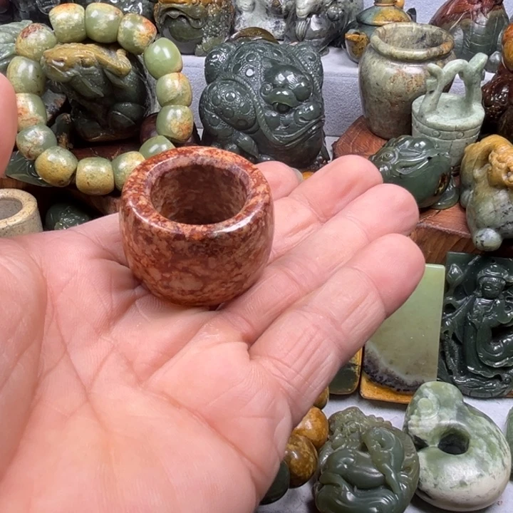 未镶嵌岫岩河磨玉（透闪石质玉）把件陈*生