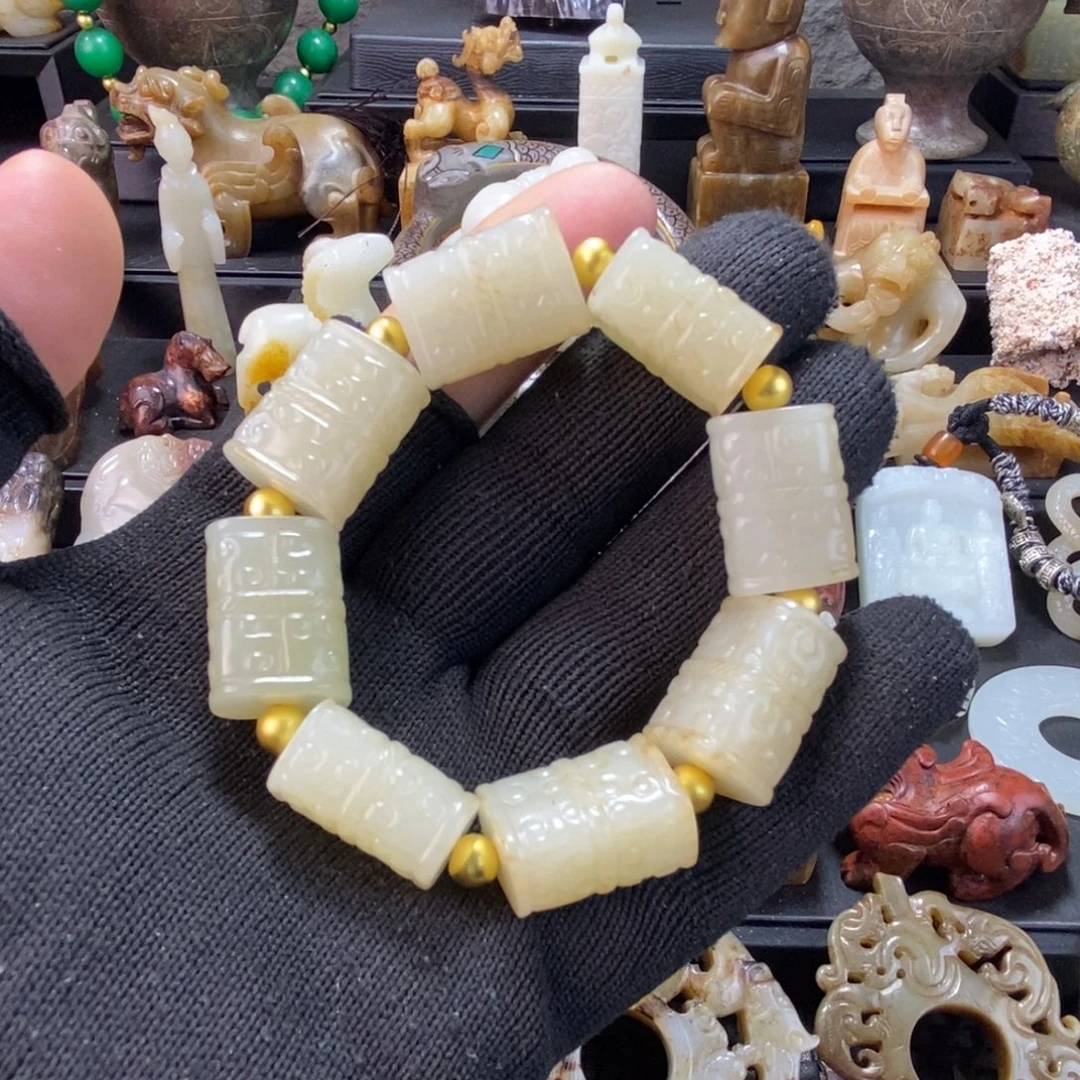 未镶嵌和田玉（糖玉）挂件