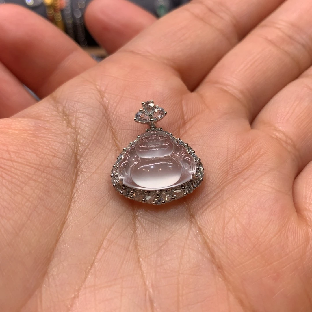 翡翠18K金镶嵌颈饰吊坠