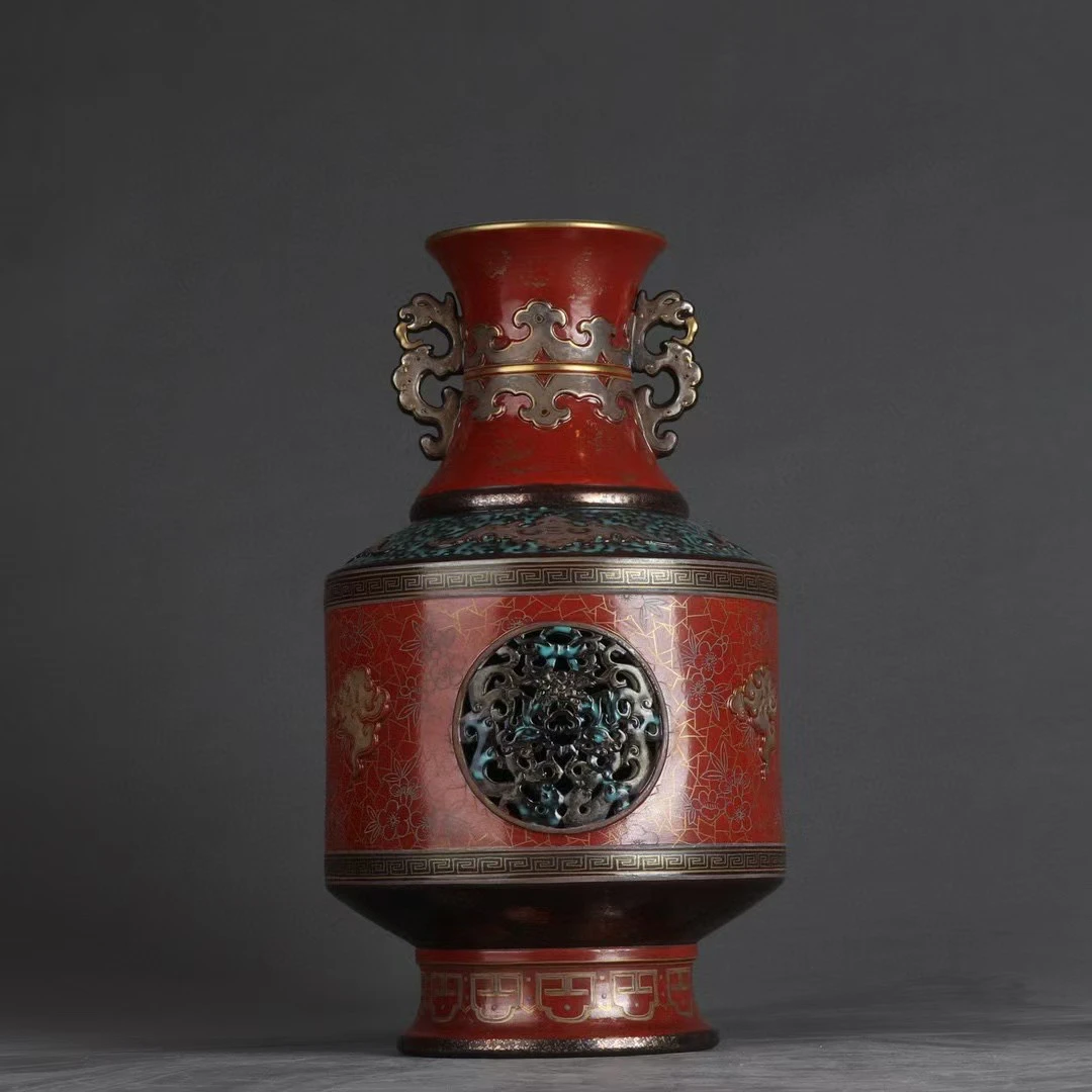 古铜彩描金镂空双耳瓶 规格：高29 cm 肚径16 cm