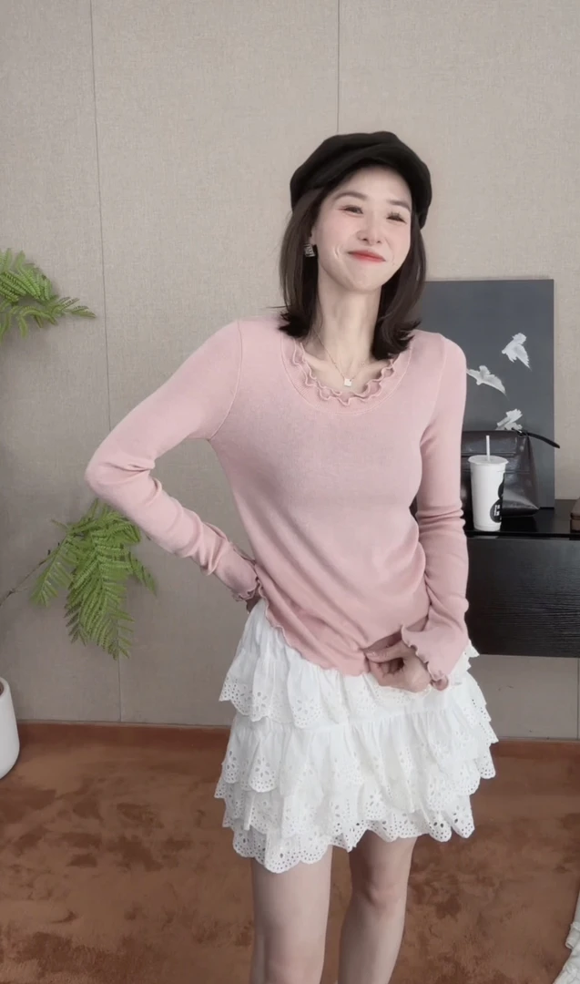 法式水溶温柔风木耳边修身针织上衣女春季气质百搭别致打底衫