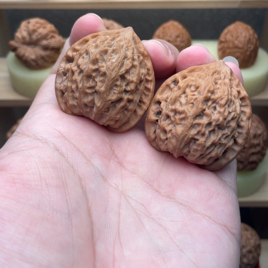 佳***豪吊坠文玩核桃金牛39.8交友价