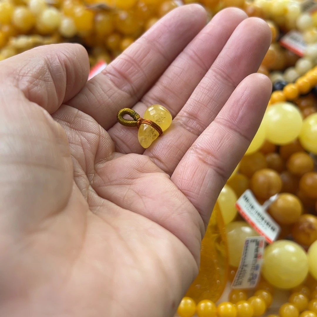 琥珀珠宝奇石未镶嵌