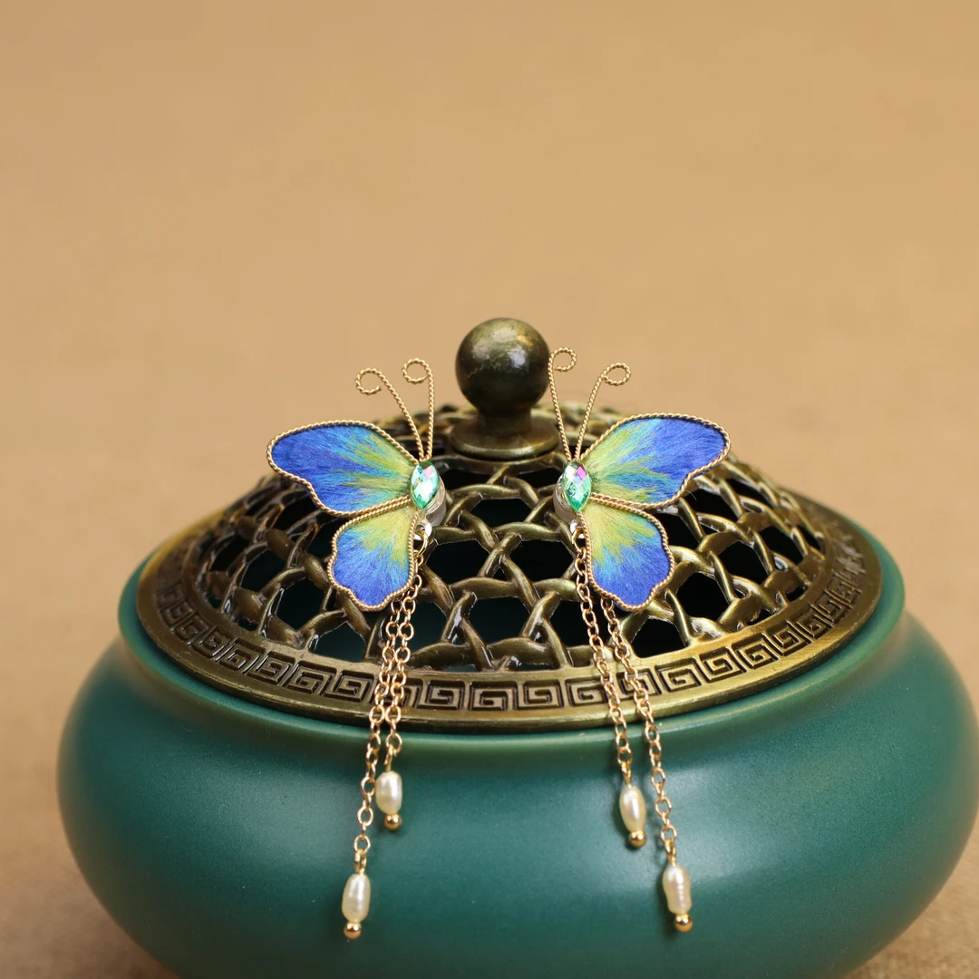 合金耳饰 非遗绒花千里江山色蝴蝶耳钉气质轻奢时尚百搭古典镶嵌