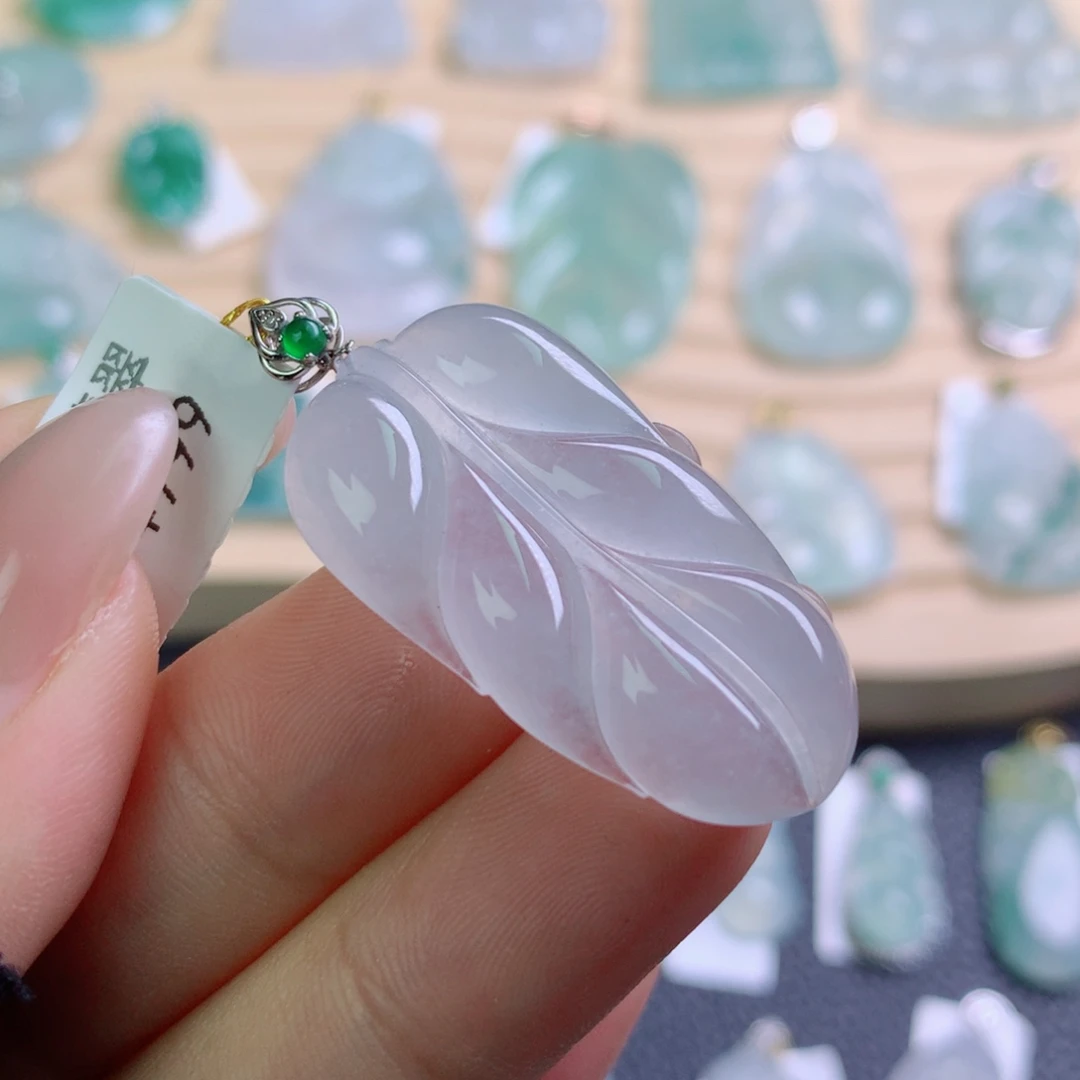 翡翠18K金镶嵌颈饰翡翠吊坠