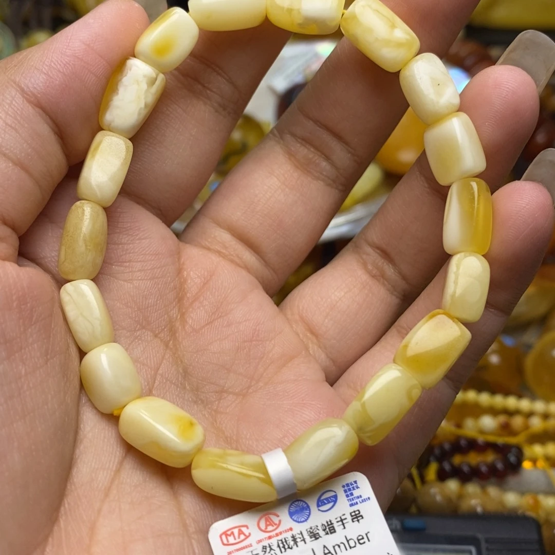 未镶嵌琥珀珠宝奇石