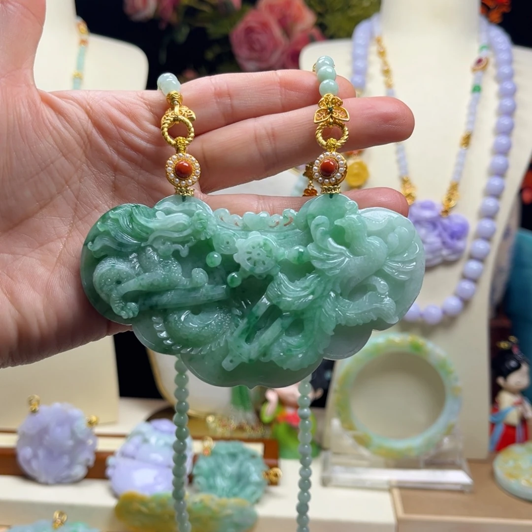 翡翠颈饰未镶嵌天然翡翠