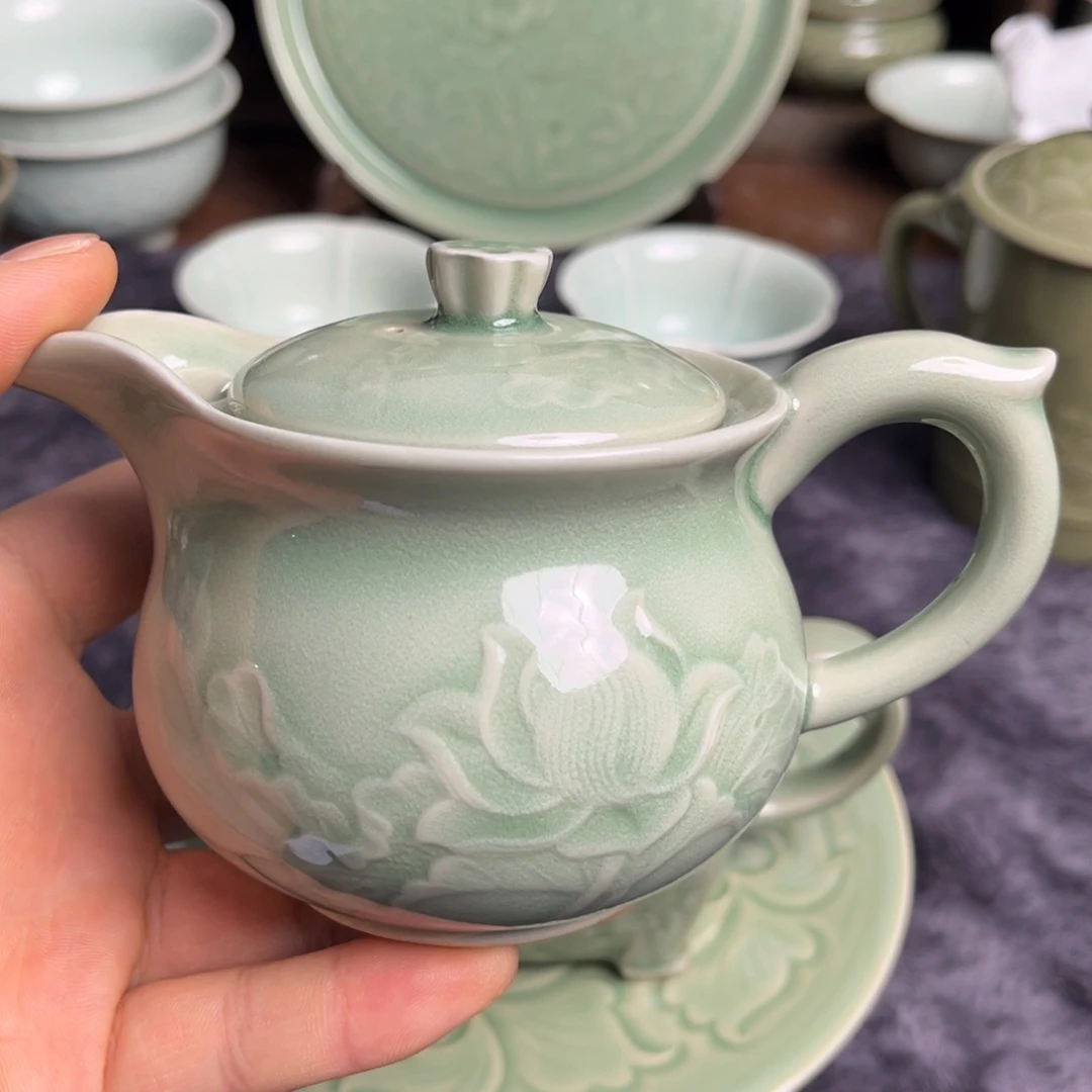 瓷微瑕荷花茶壶特价福利