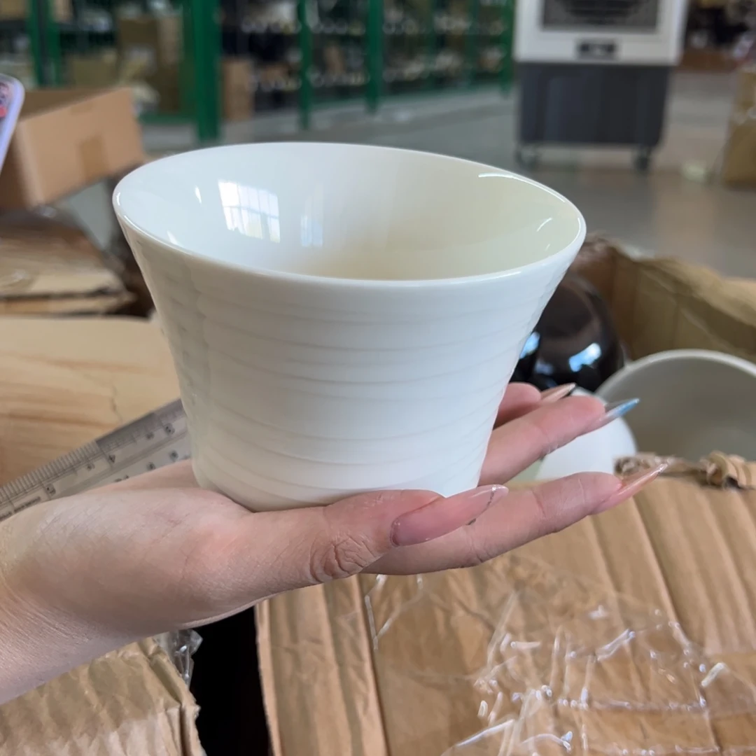 新骨瓷033微瑕暖白浮雕纹理 4.25寸甜品碗