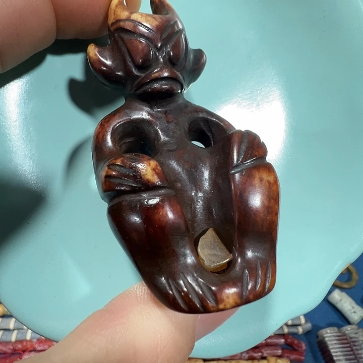 透闪石质玉未镶嵌挂件