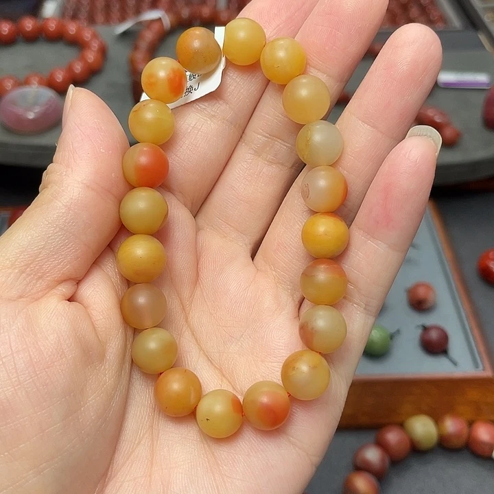 南红玛瑙手串10mm多样性发未镶嵌