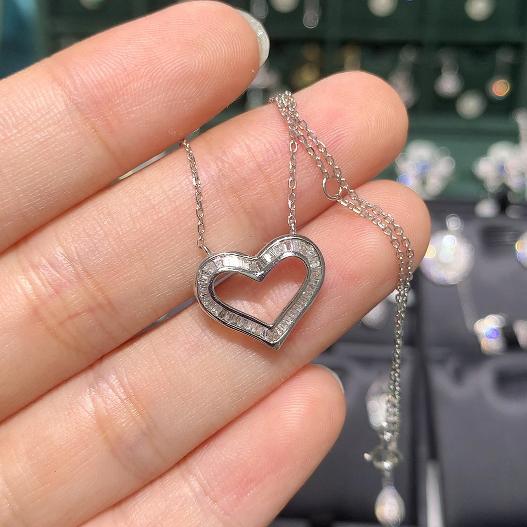 颈饰18K金镶嵌钻石