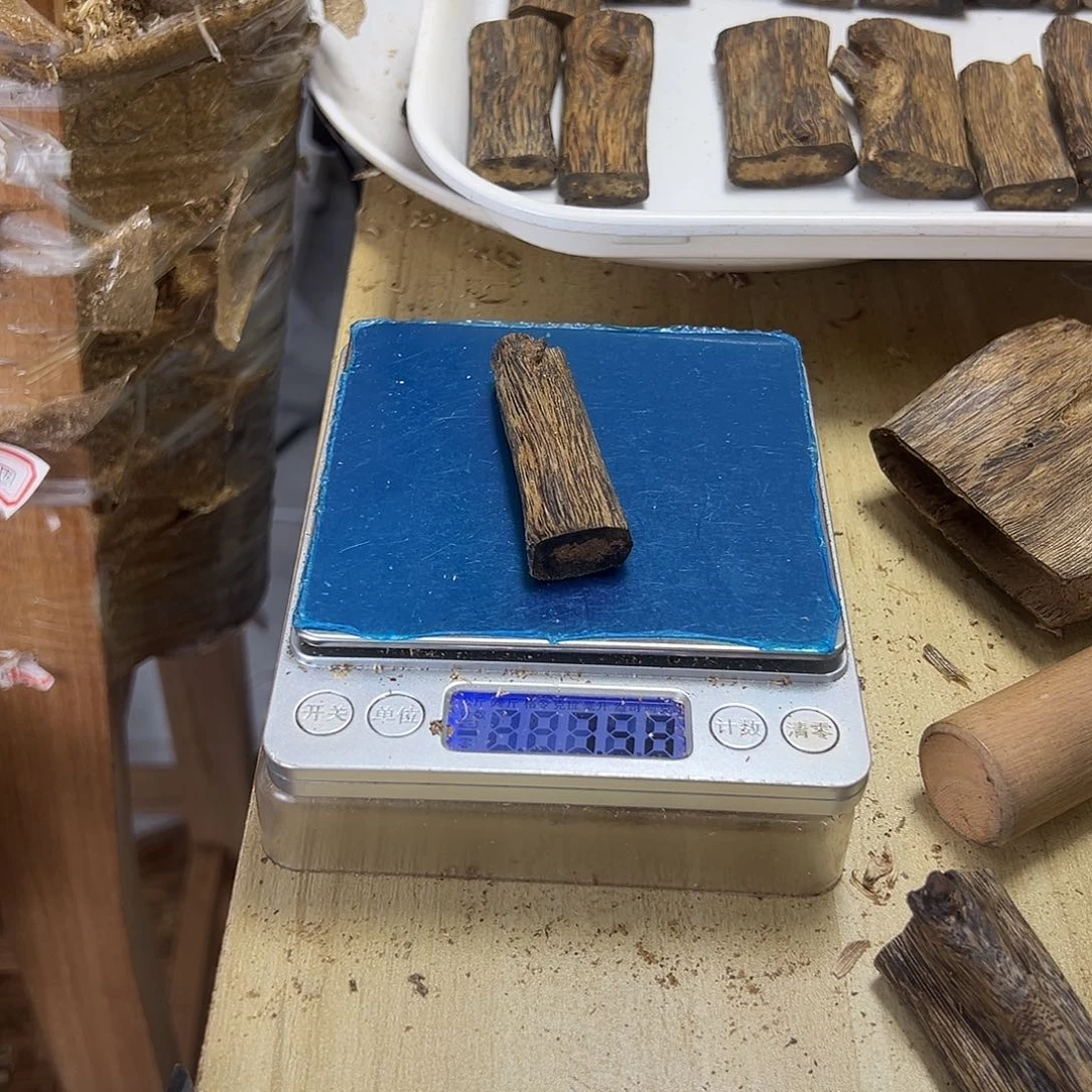 盘***青香料绿奇楠牌子7克白棋
