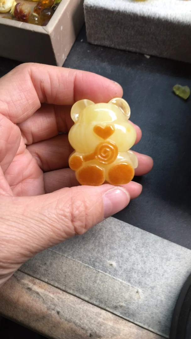 天然蜜蜡小熊吊坠