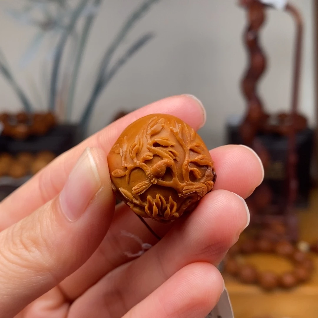 手串橄榄核许忠英老师玉兰春晓