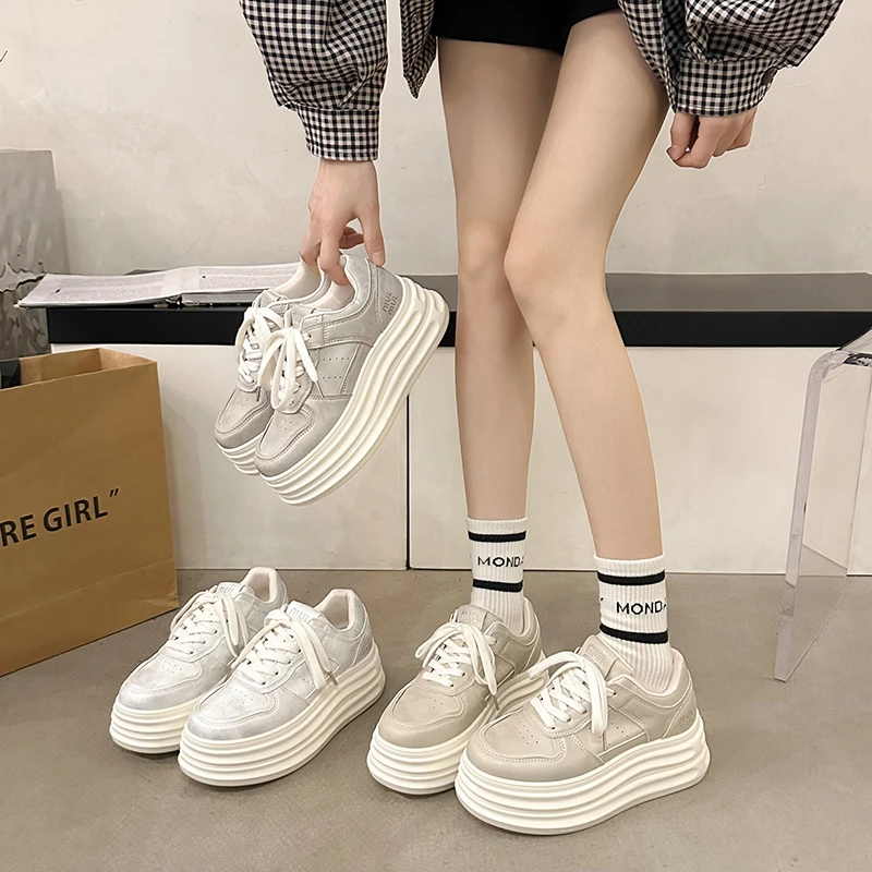 2025春季新款厚底小白鞋百搭圆头松糕底增高休闲板鞋女Q815