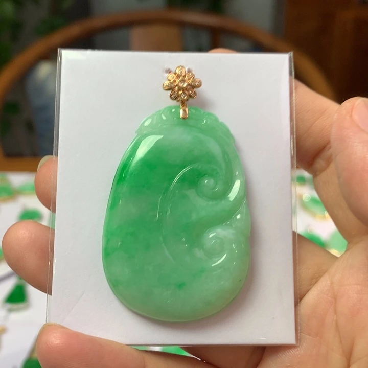 翡翠18K金镶嵌颈饰翡翠翡翠吊坠