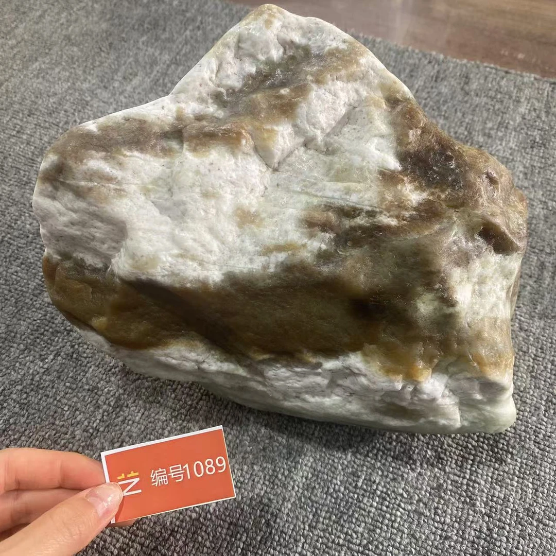 新疆玉料原石发一件编号1089