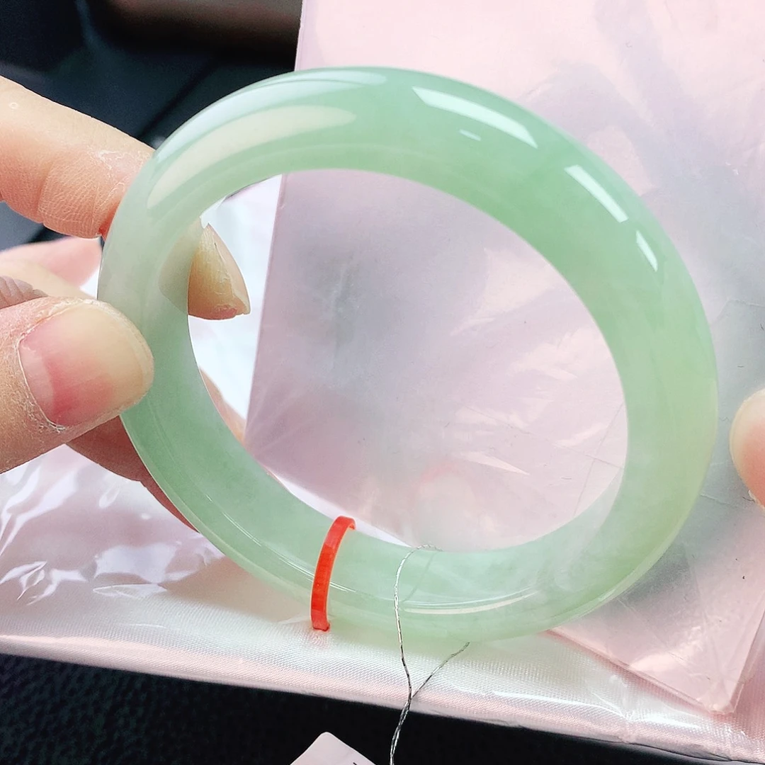 翡翠手镯未镶嵌56+圈