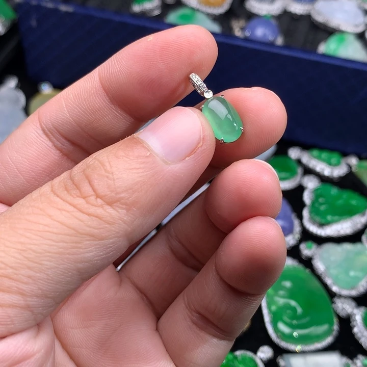 翡翠18K金镶嵌吊坠(不含链)48小时鉴赏期