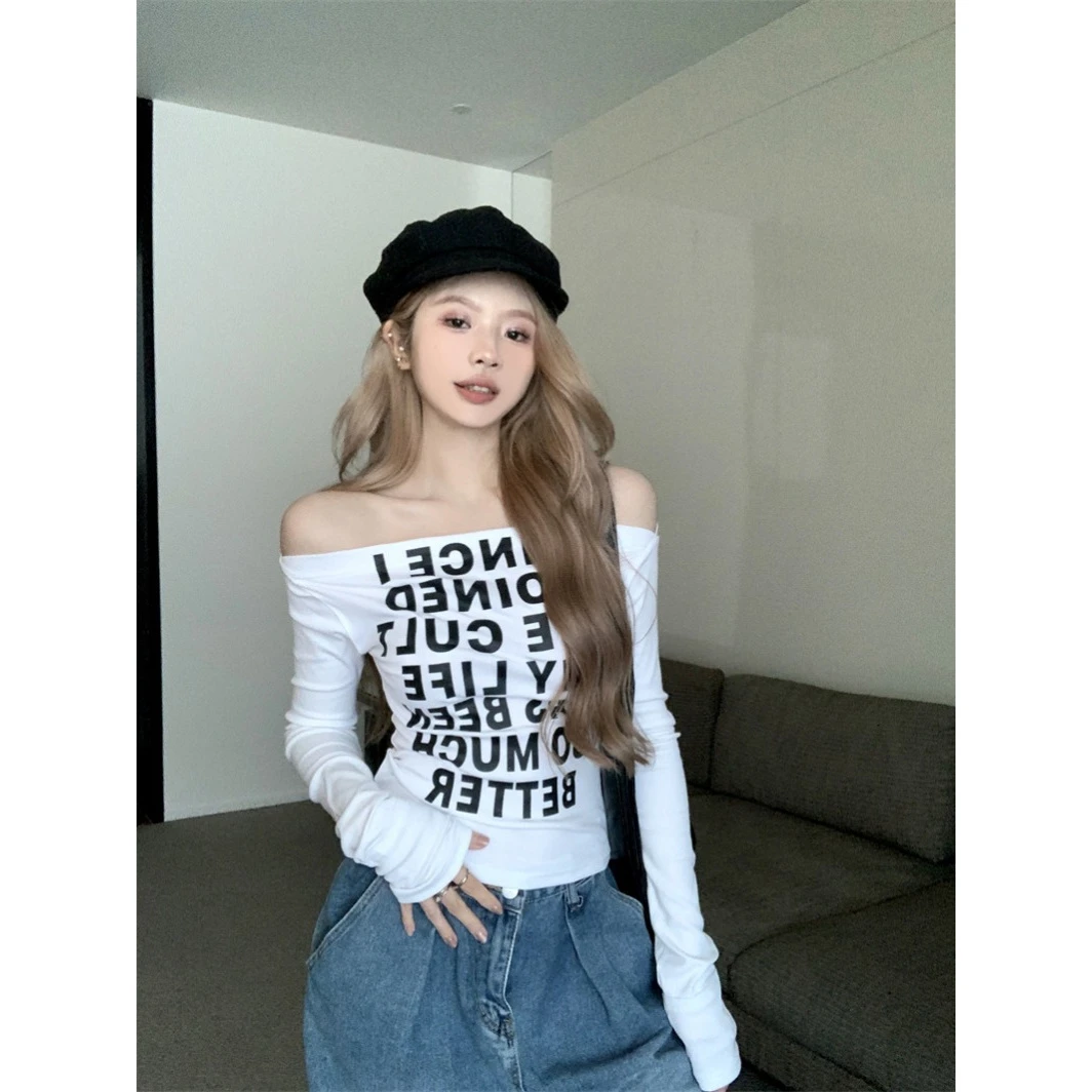 美式辣妹字母印花长袖打底衫女初秋季修身显瘦一字肩短款内搭上衣