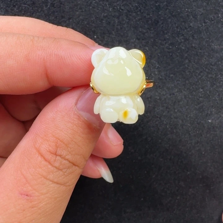 蜜蜡未镶嵌珠宝奇石