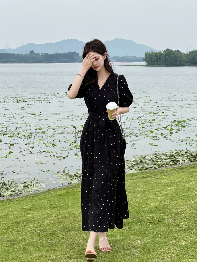 【漫步人生】2025夏季新款碎花法式气质显瘦高级感中长款连衣裙