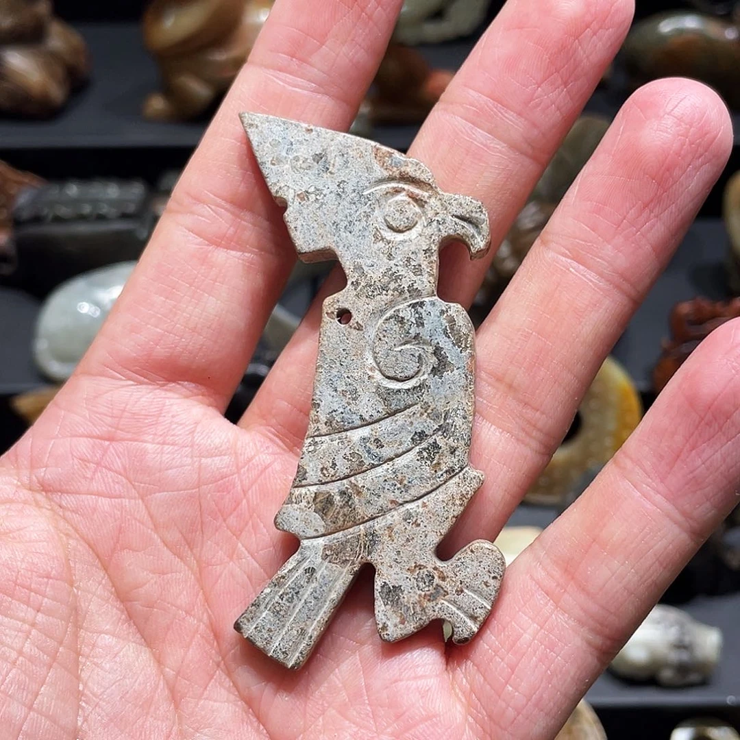 和田玉（糖玉）未镶嵌颈饰已*置