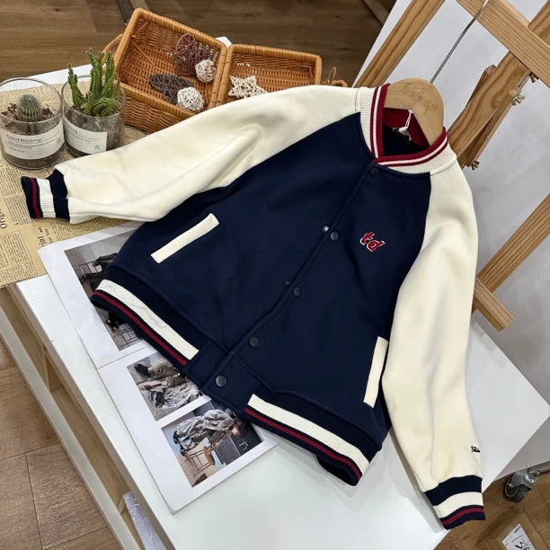 12053冬季中大童撞色卫衣外套TD