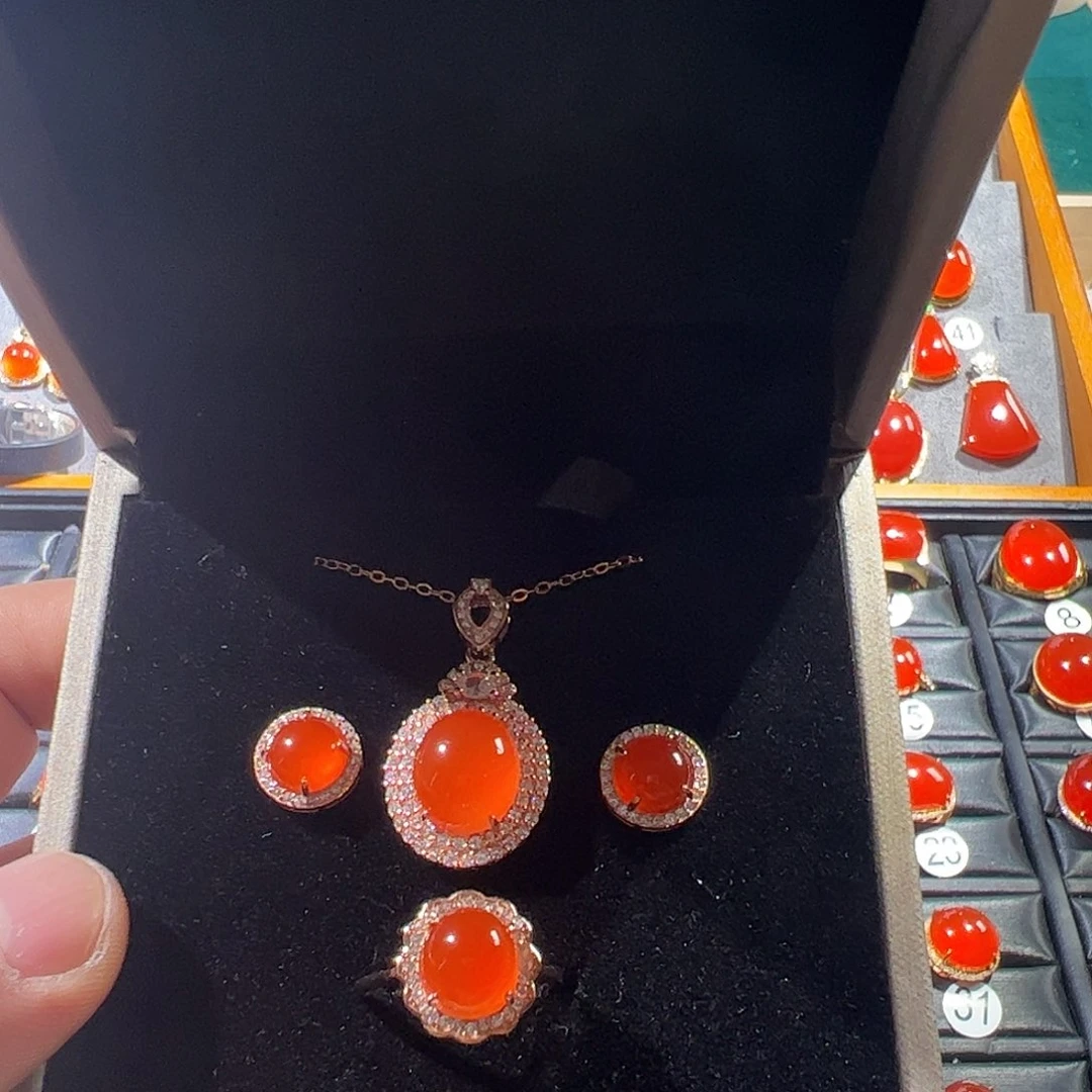 南红玛瑙银S925镶嵌颈饰