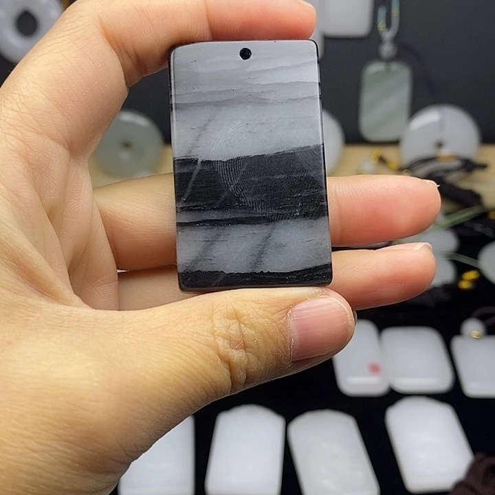 石英质玉颈饰未镶嵌