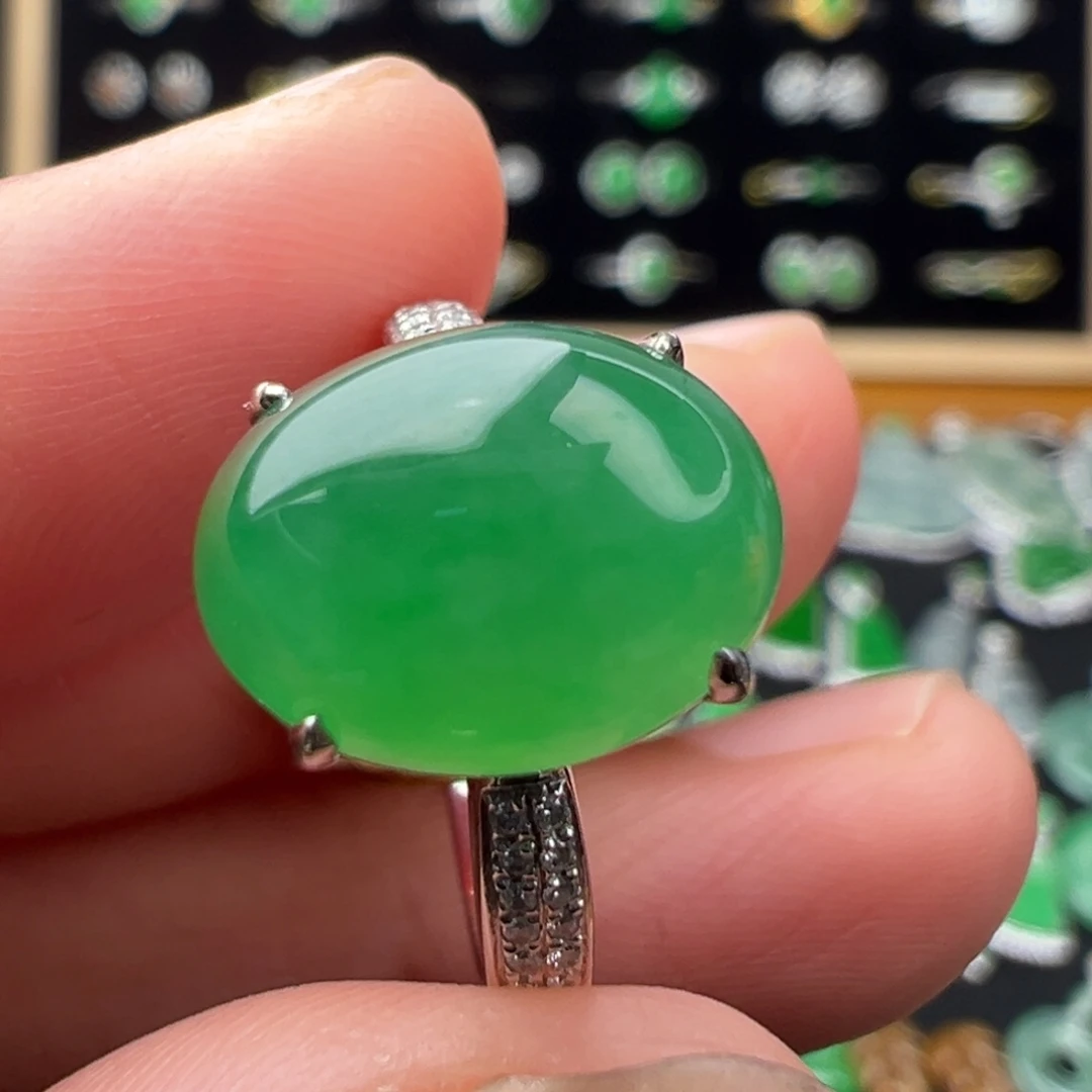 翡翠18K金镶嵌颈饰戒指