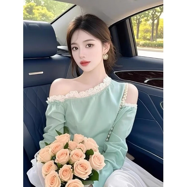 秋季宽松显瘦长袖t恤女绿色蕾丝花边镂空斜露肩上衣内搭打底小衫