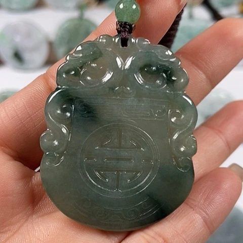 翡翠颈饰未镶嵌仿古龙