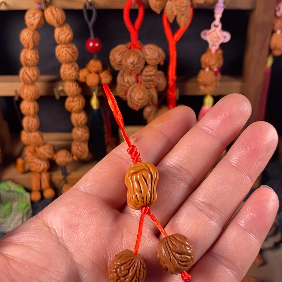 吊坠桃核桃枭钥匙扣