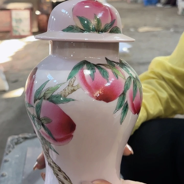 摆件景德镇高温陶瓷将军罐寿桃画片