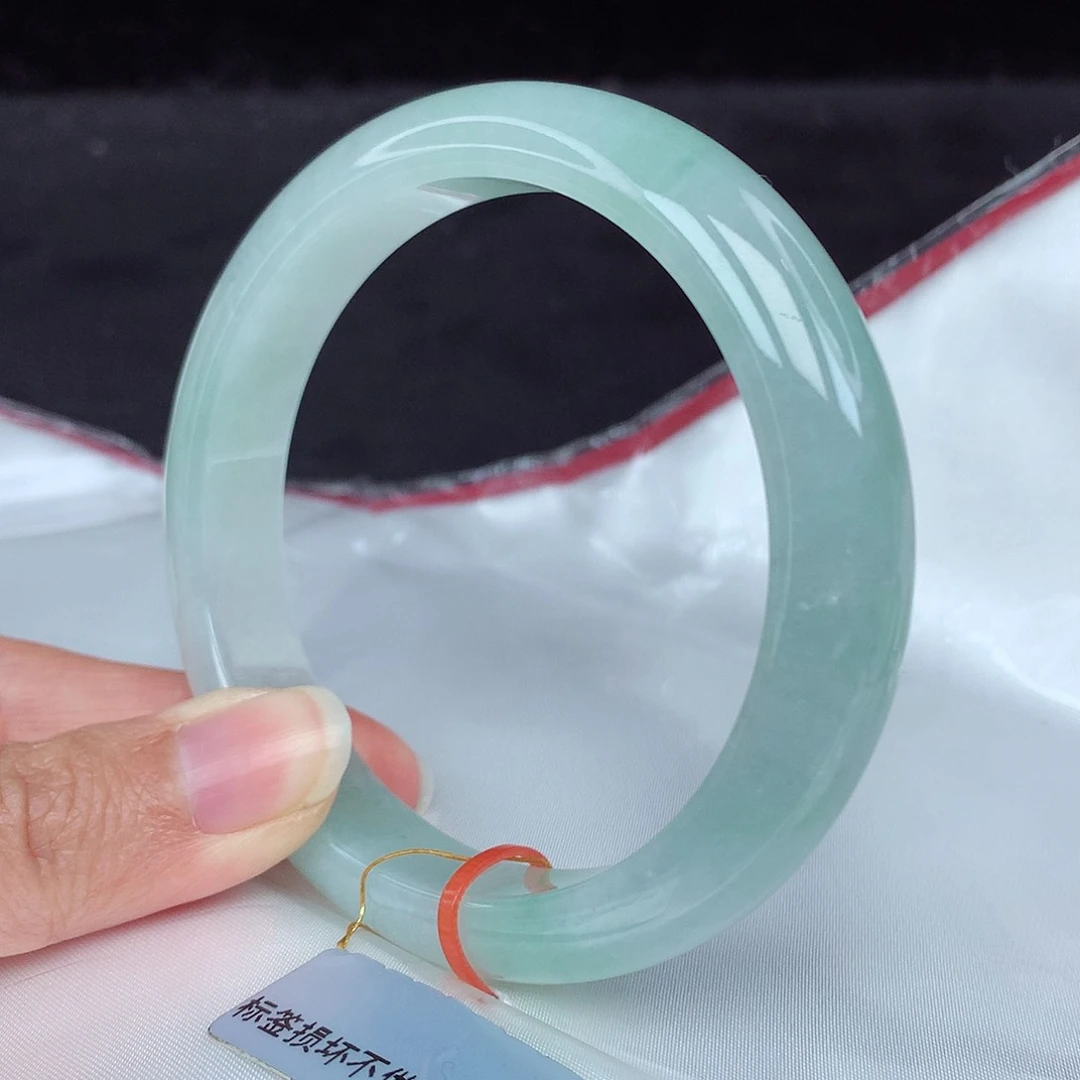 翡翠手镯未镶嵌62圈3182