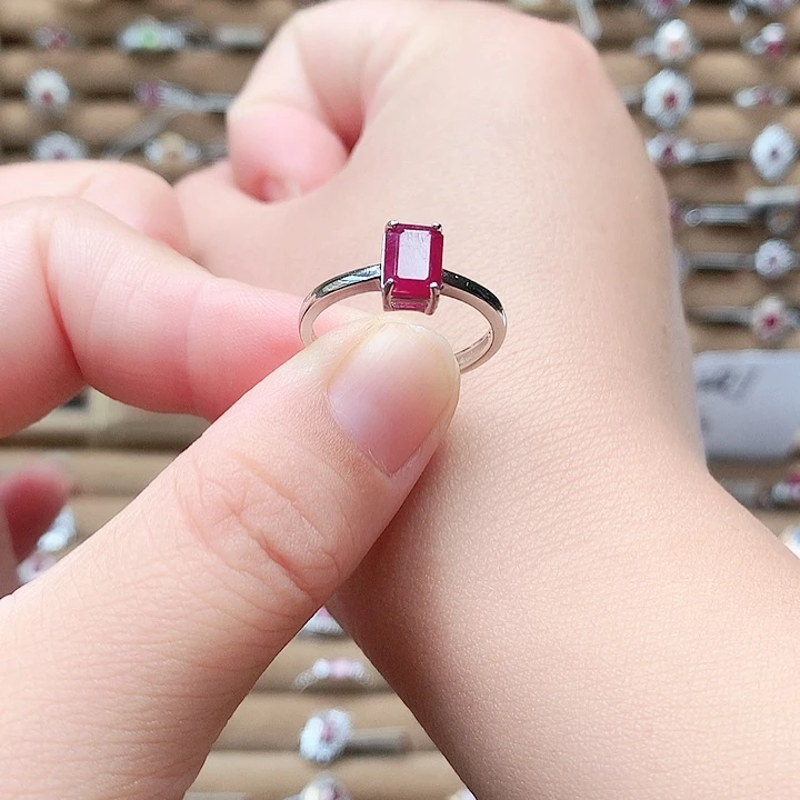 银S925镶嵌红宝石戒指