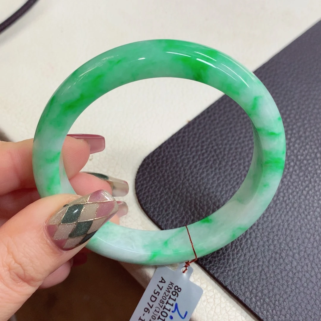 未镶嵌手镯翡翠缅甸