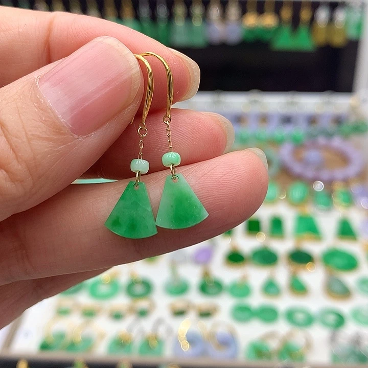 翡翠18K金镶嵌耳饰