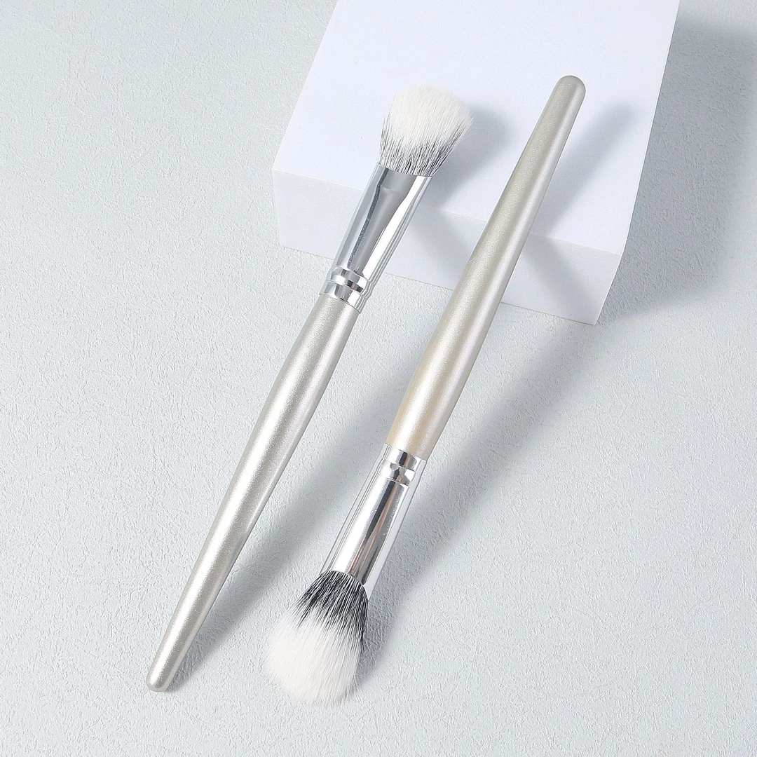 沧州动物毛斜角化妆刷侧脸高光腮红点彩刷多功能脸颊晕染美妆工具